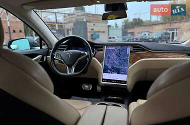 Лифтбек Tesla Model S 2017 в 