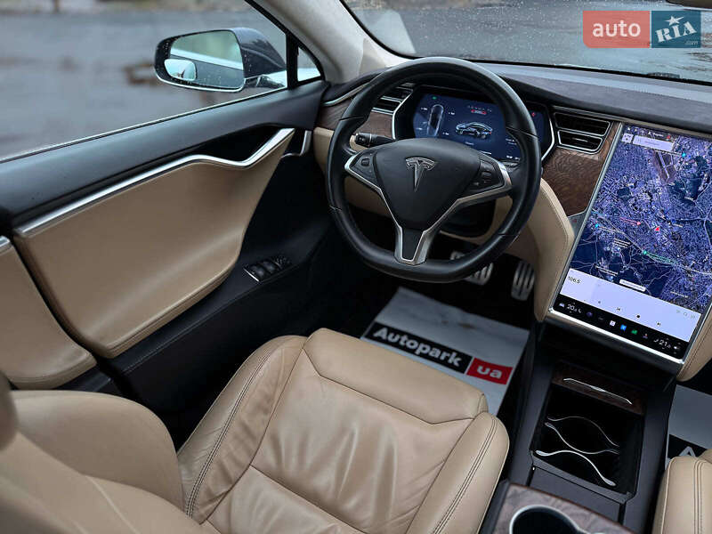 Ліфтбек Tesla Model S 2017 в Києві