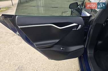 Лифтбек Tesla Model S 2017 в 