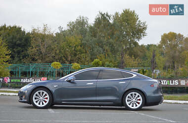 Лифтбек Tesla Model S 2015 в 