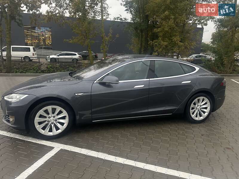 Ліфтбек Tesla Model S 2016 в Києві