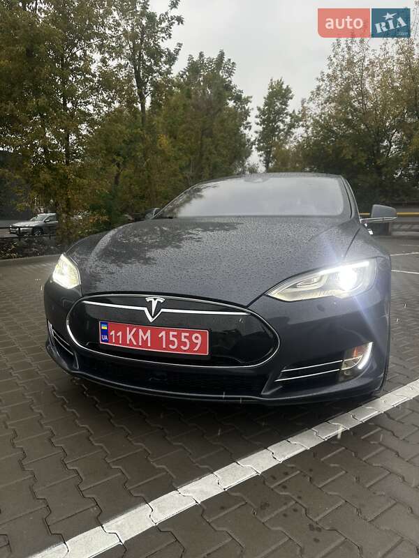 Ліфтбек Tesla Model S 2016 в Києві