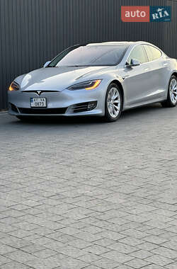 Ліфтбек Tesla Model S 2016 в 