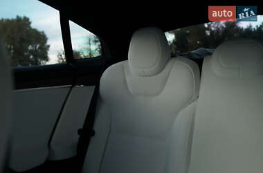 Лифтбек Tesla Model S 2022 в 