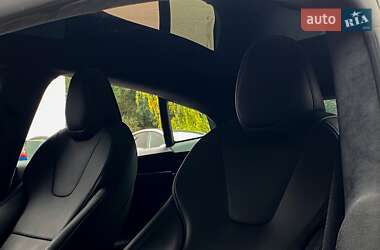 Ліфтбек Tesla Model S 2021 в 