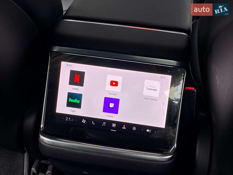 Лифтбек Tesla Model S 2021 в Киеве фото 18 Лифтбек Tesla Model S 2021 в Киеве