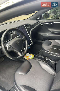 Лифтбек Tesla Model S 2016 в Киеве