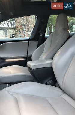 Лифтбек Tesla Model S 2016 в 