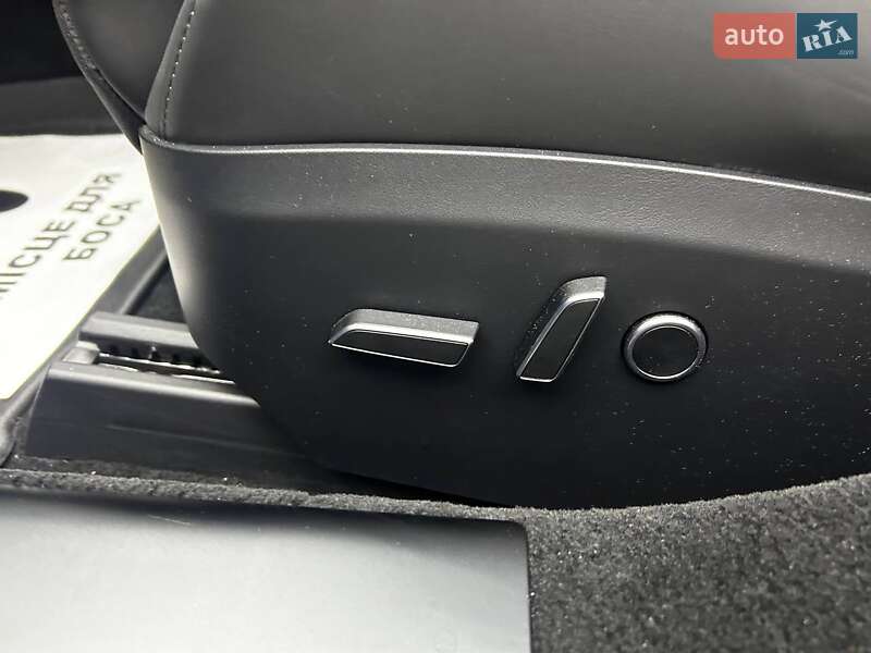 Лифтбек Tesla Model S 2024 в Черновцах