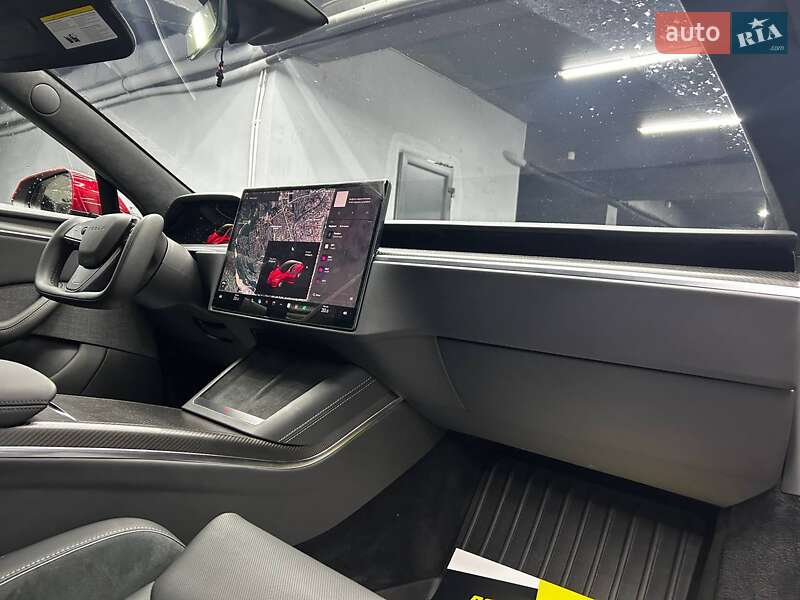 Лифтбек Tesla Model S 2024 в Черновцах