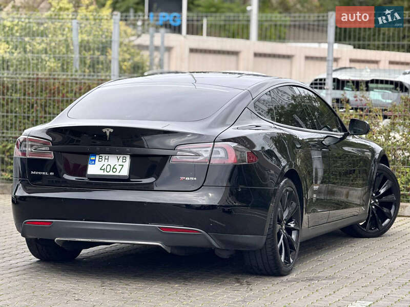 Ліфтбек Tesla Model S 2013 в Одесі