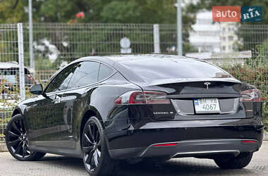 Лифтбек Tesla Model S 2013 в 