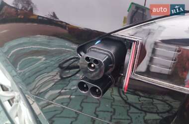 Ліфтбек Tesla Model S 2014 в 