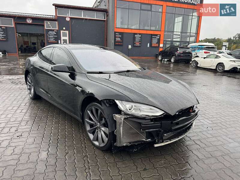 Ліфтбек Tesla Model S 2013 в 