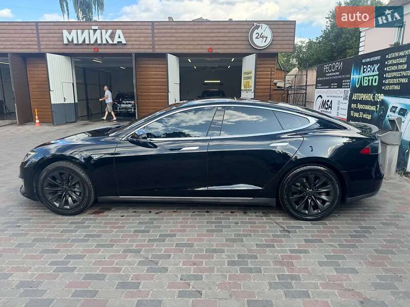 Ліфтбек Tesla Model S 2013 в Черкасах