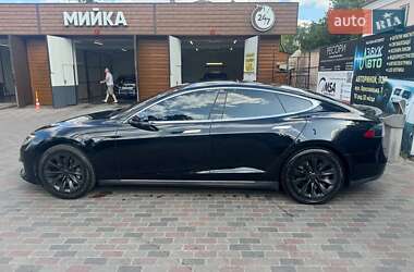 Лифтбек Tesla Model S 2013 в 