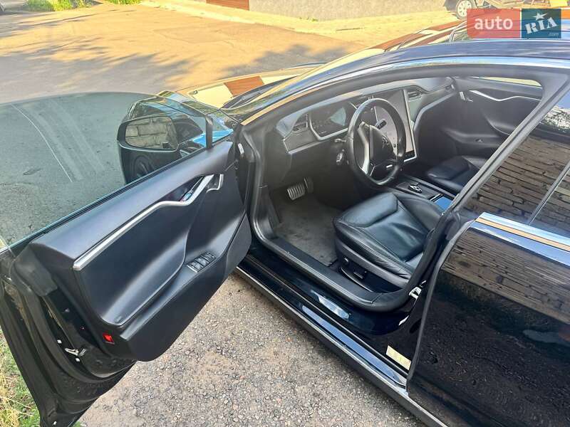 Ліфтбек Tesla Model S 2013 в Черкасах