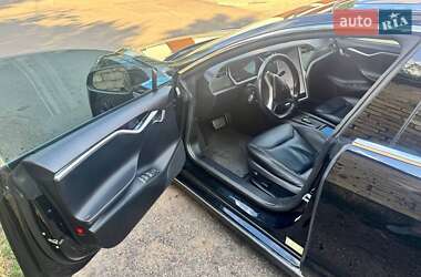 Лифтбек Tesla Model S 2013 в 