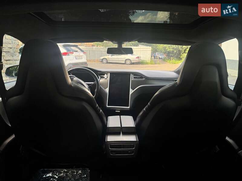 Ліфтбек Tesla Model S 2013 в Черкасах