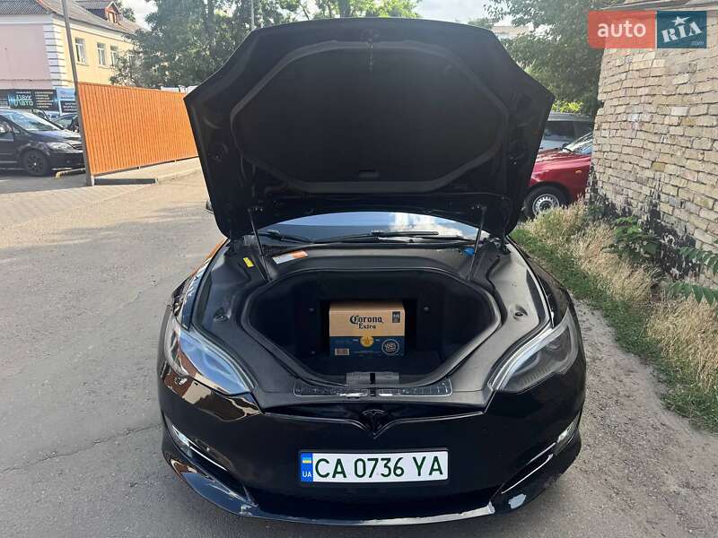 Ліфтбек Tesla Model S 2013 в Черкасах