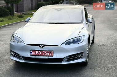 Ліфтбек Tesla Model S 2016 в  фото 3 Ліфтбек Tesla Model S 2016 в