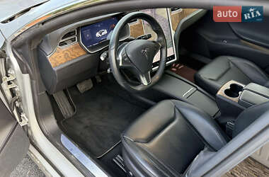 Ліфтбек Tesla Model S 2016 в  фото 12 Ліфтбек Tesla Model S 2016 в