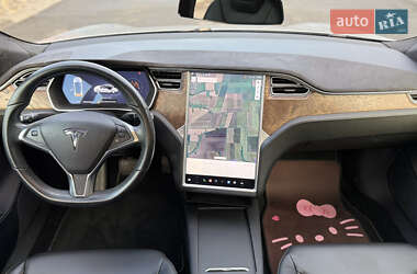 Ліфтбек Tesla Model S 2016 в  фото 18 Ліфтбек Tesla Model S 2016 в