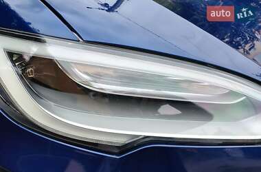 Ліфтбек Tesla Model S 2016 в  фото 2 Ліфтбек Tesla Model S 2016 в