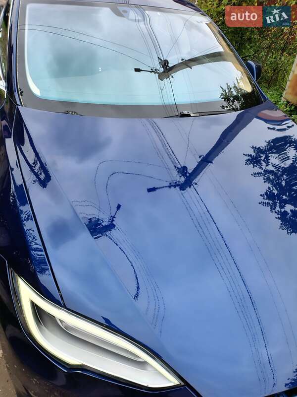 Ліфтбек Tesla Model S 2016 в Івано-Франківську