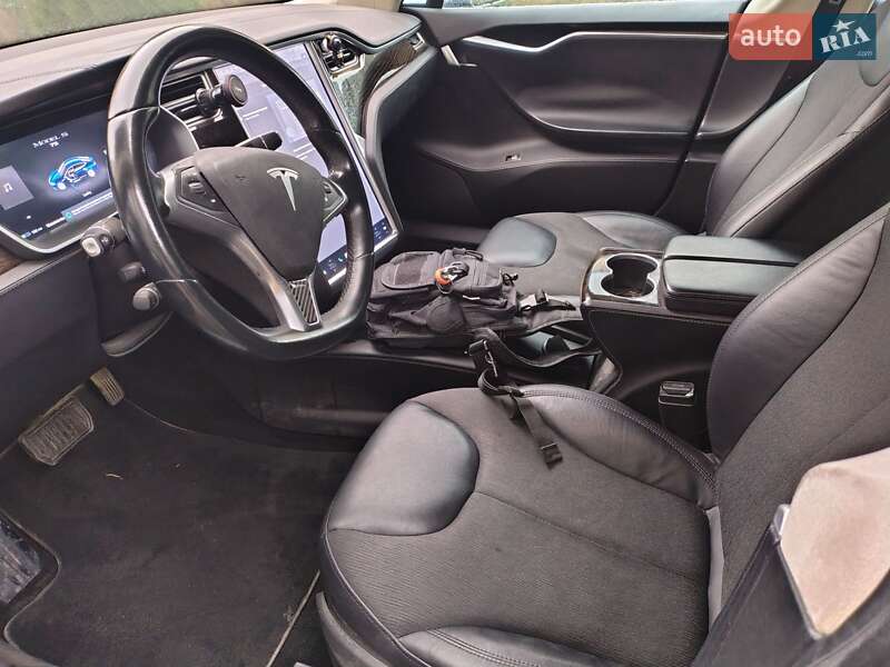 Ліфтбек Tesla Model S 2016 в Івано-Франківську