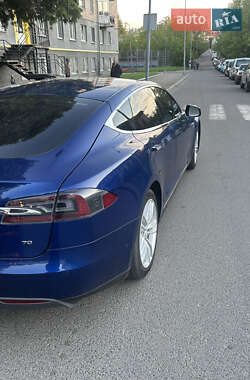 Лифтбек Tesla Model S 2015 в 