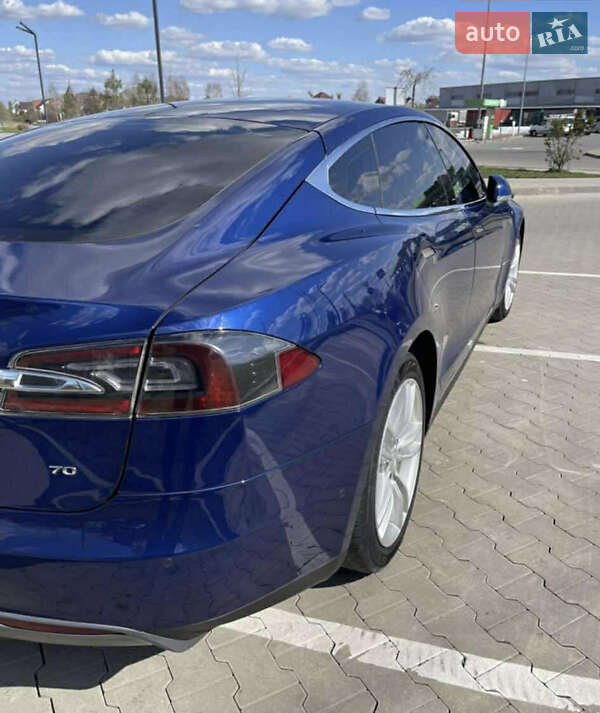 Ліфтбек Tesla Model S 2015 в Луцьку