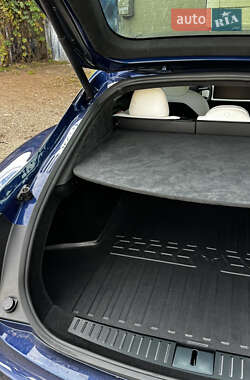 Лифтбек Tesla Model S 2021 в 