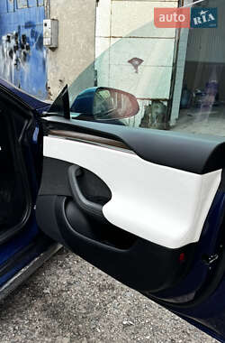 Лифтбек Tesla Model S 2021 в 
