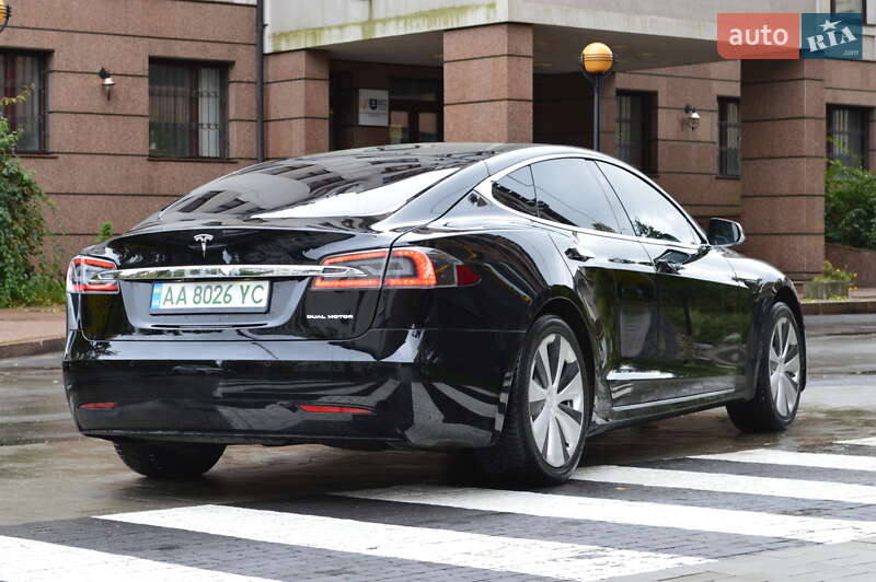 Ліфтбек Tesla Model S 2020 в Києві