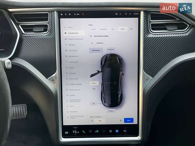 Лифтбек Tesla Model S 2016 в Луцке