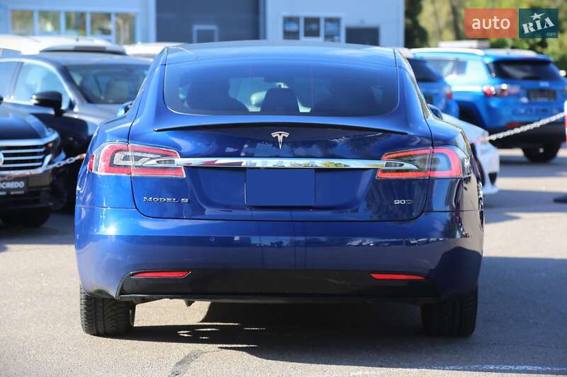 Ліфтбек Tesla Model S 2017 в Києві