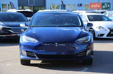 Лифтбек Tesla Model S 2017 в 