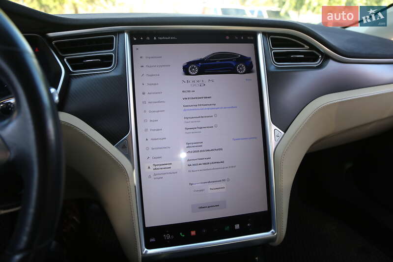 Ліфтбек Tesla Model S 2017 в Києві