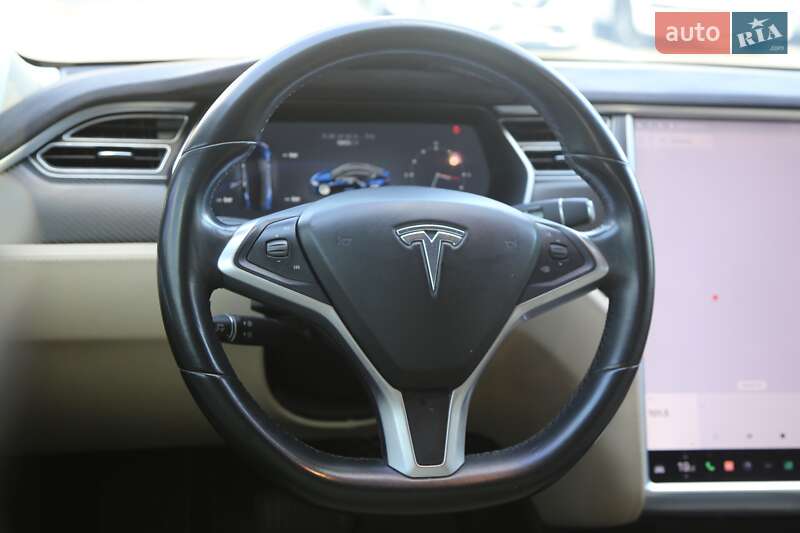 Ліфтбек Tesla Model S 2017 в Києві