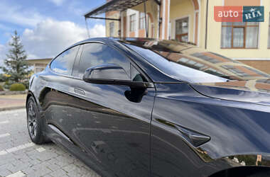 Лифтбек Tesla Model S 2024 в 