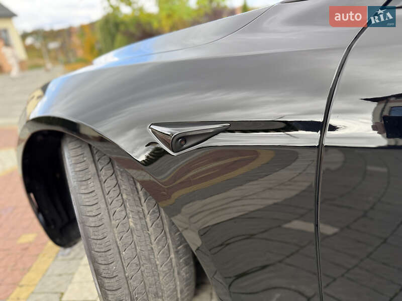 Ліфтбек Tesla Model S 2024 в Дрогобичі