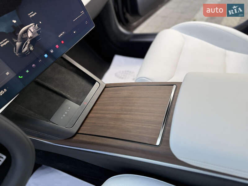 Ліфтбек Tesla Model S 2024 в Дрогобичі