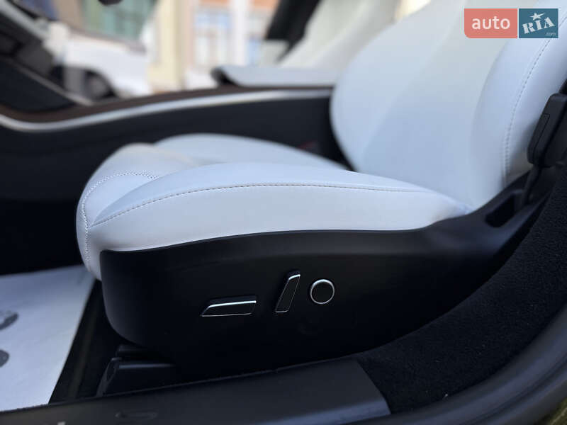Ліфтбек Tesla Model S 2024 в Дрогобичі