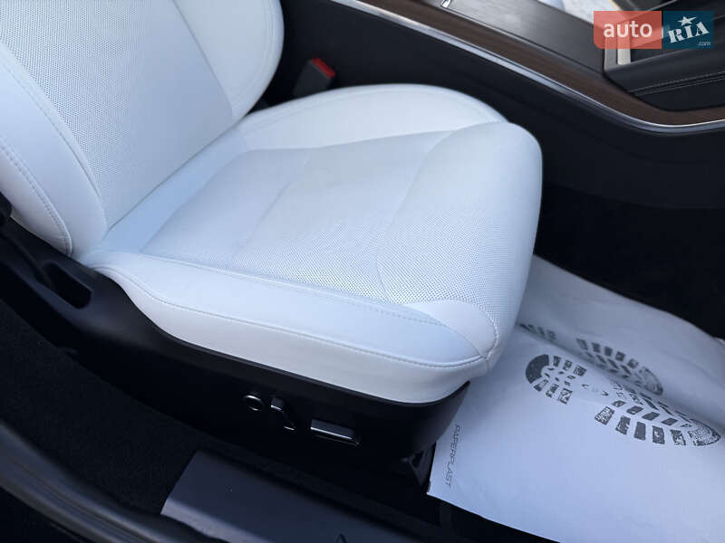 Ліфтбек Tesla Model S 2024 в Дрогобичі
