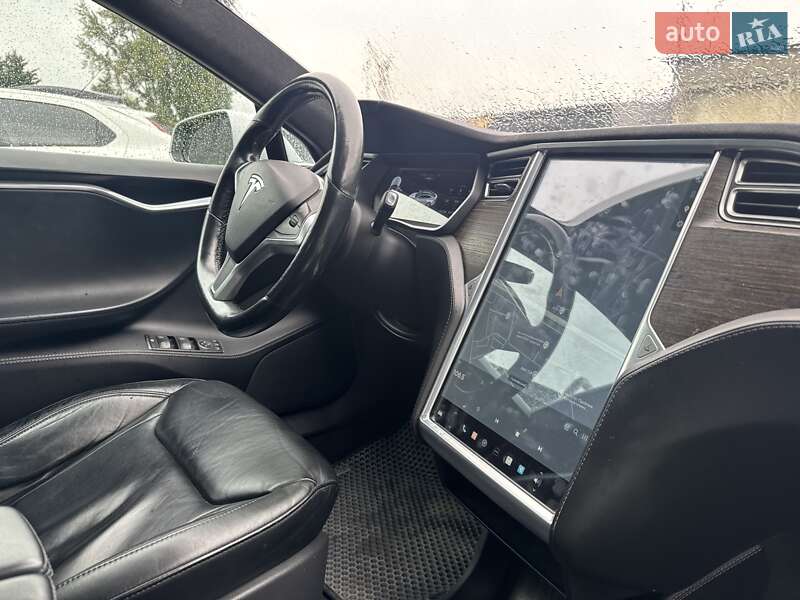 Ліфтбек Tesla Model S 2015 в Києві