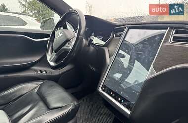 Лифтбек Tesla Model S 2015 в 