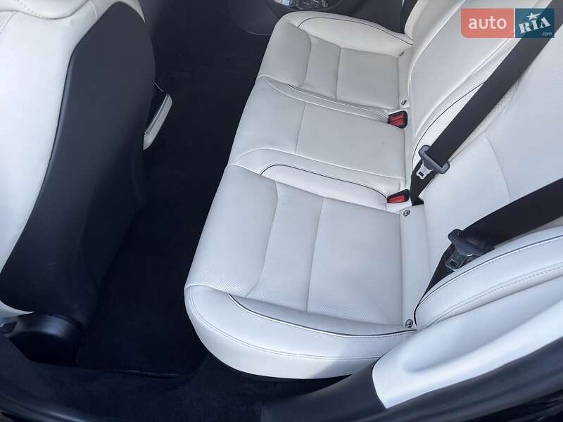 Лифтбек Tesla Model S 2021 в Ровно