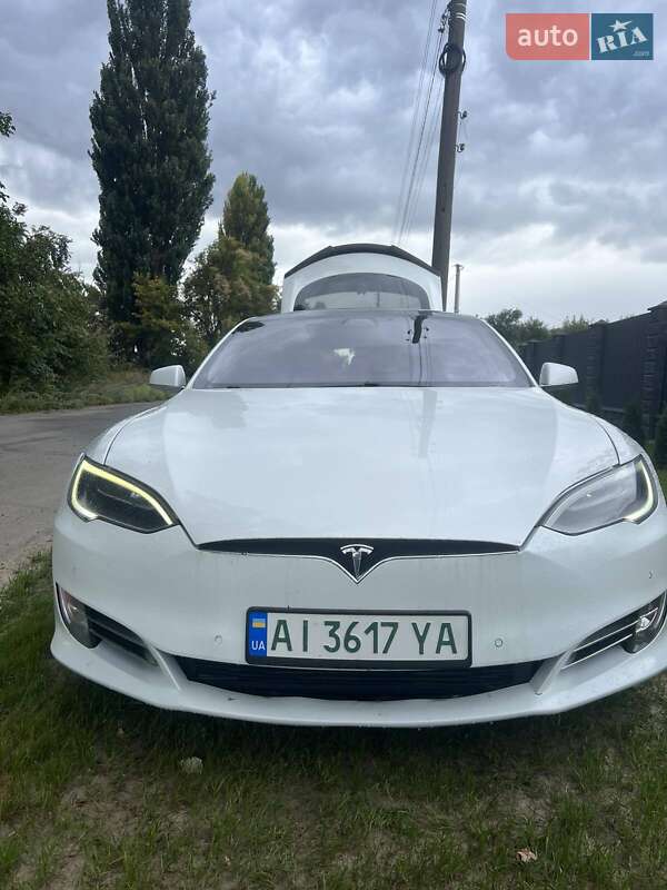 Ліфтбек Tesla Model S 2016 в Броварах