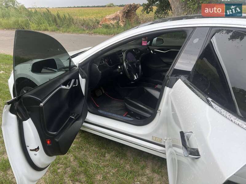 Ліфтбек Tesla Model S 2016 в Броварах
